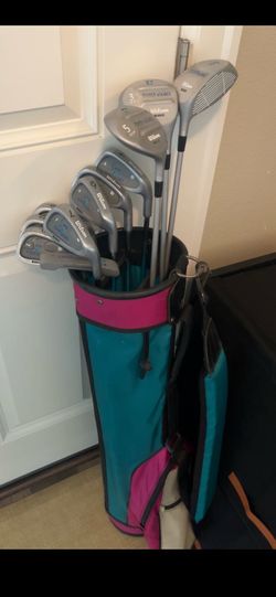 Matching Full Set of Ladies Wilson Golf Clubs with Ladies Carry Bag