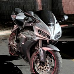 06 Honda CBR 1000RR Fireblade