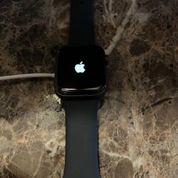 Apple Watch SE 44 MM GPS+cellular 