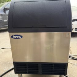 Ice Machine Atosa Undercounter Ice Make 142lb/day in Great Working conditions 