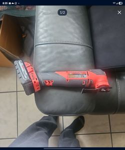 Milwaukee oscillating tool