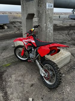 2004 Cr85r
