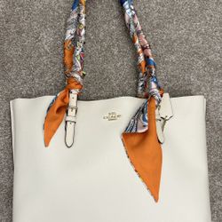 SALE! Bag Coach 1671 Mollie Tote In Chalk Light Saddle Bag 