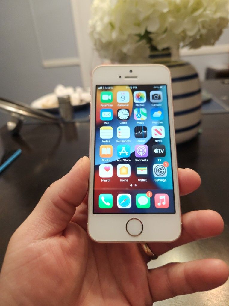 Iphone SE 128gb Like Brand New