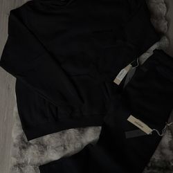 Essentials Set Black