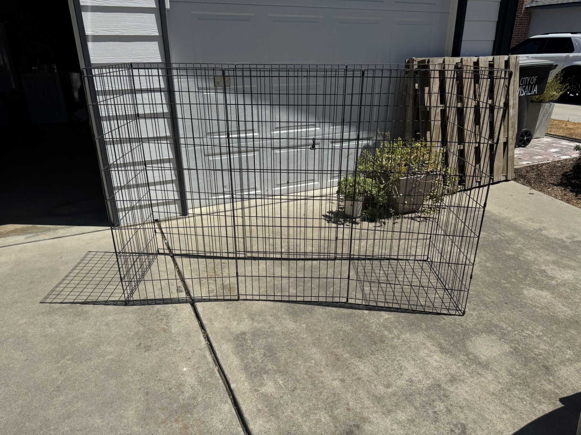 Dog Kennel/crate