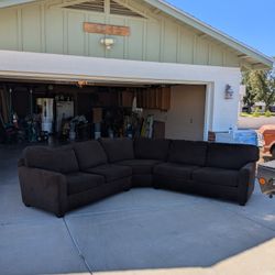 Couch - Sofa - Sectional - FREE DELIVERY 