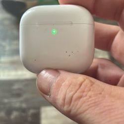 Apple AirPods 4