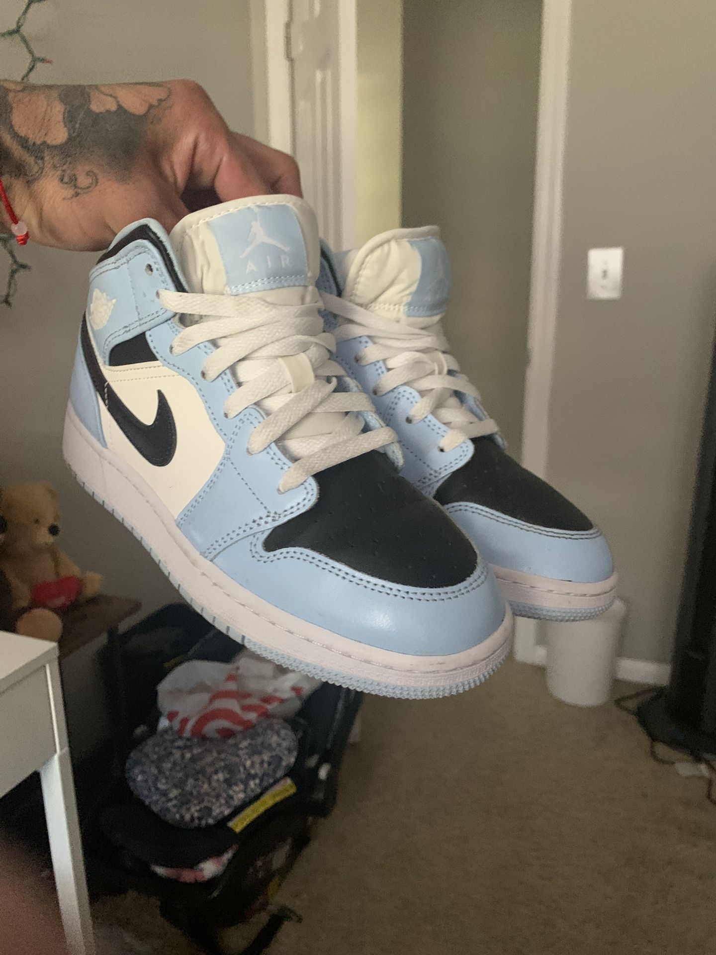 Jordan Mid Ice Blue
