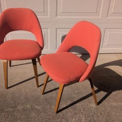 Vintage RARE 2 Knoll Executive Chairs Saarinen Wooden Legs