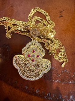 Gold plated necklace with cubic zirconia