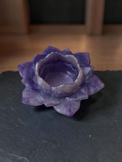 Handcrafted Amethyst-Inspired Resin Lotus Tealight Holder