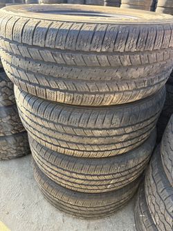 275/55r20 Nexel tires en excelentes condiciones de vida las 4