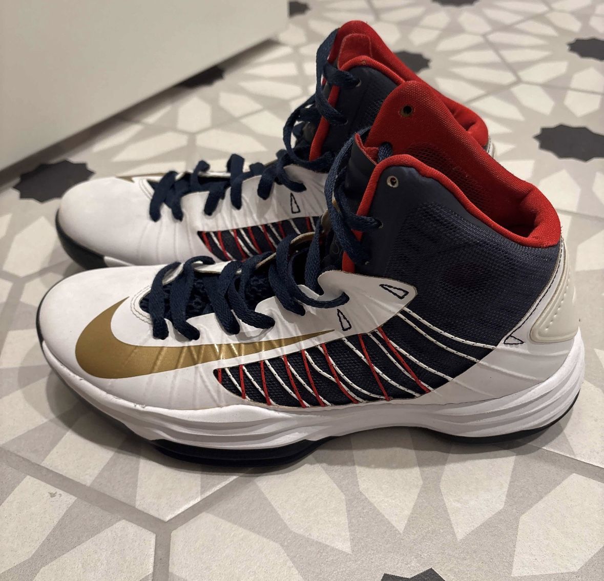 Nike 2012 Hyperdunk USA Olympic Sz 9