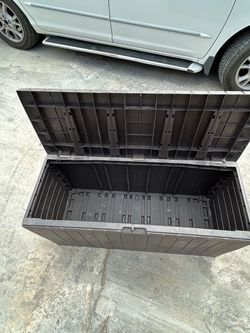 Storage box