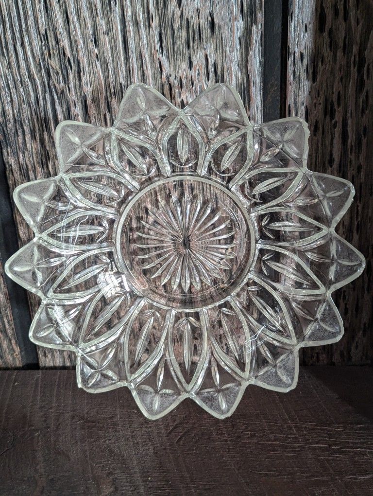 Vintage Federal Glass 8" Petal Glass Bowl