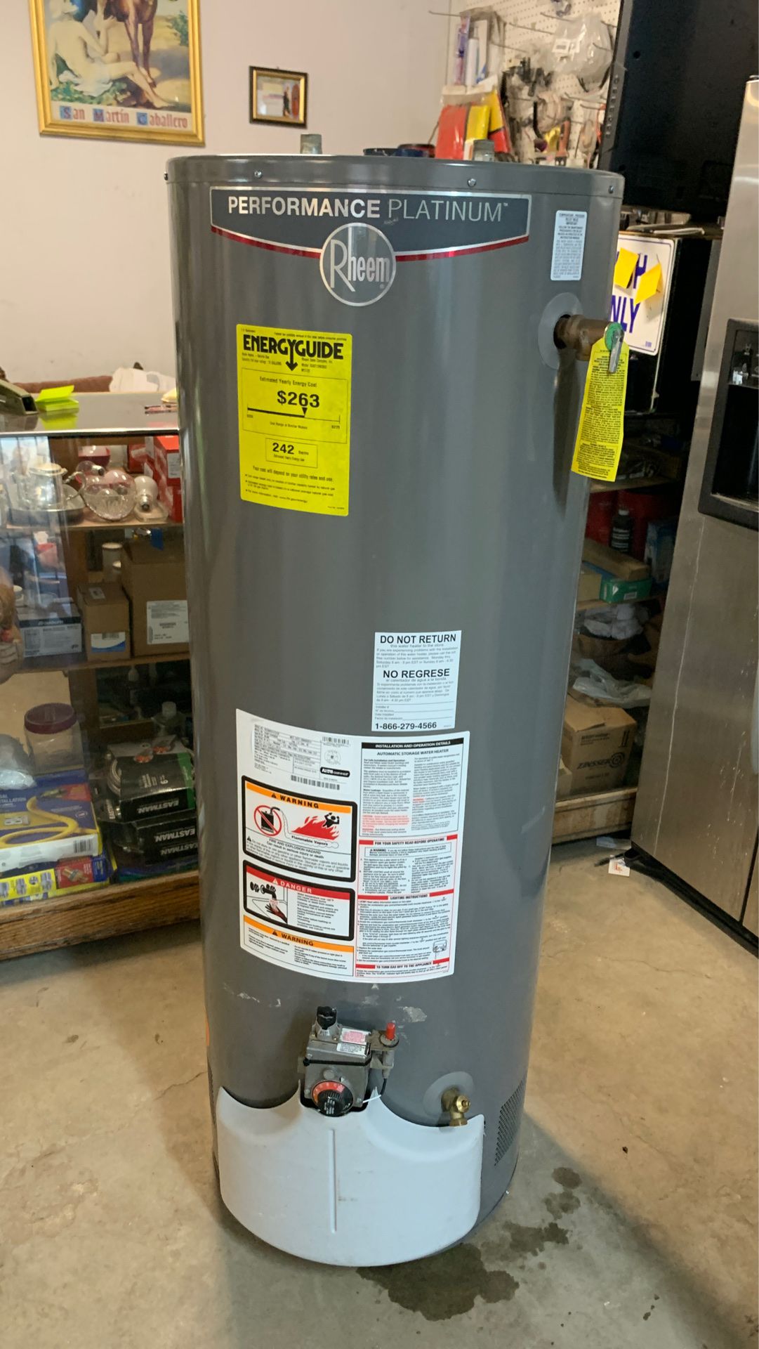 Nice used gas water heater 40 galon 2 month warranty cahs only 507 Ming Ave my address
