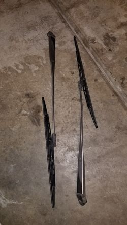 1985-1989 Toyota Mr2 AW11 OEM Windshield Wiper Arm Set