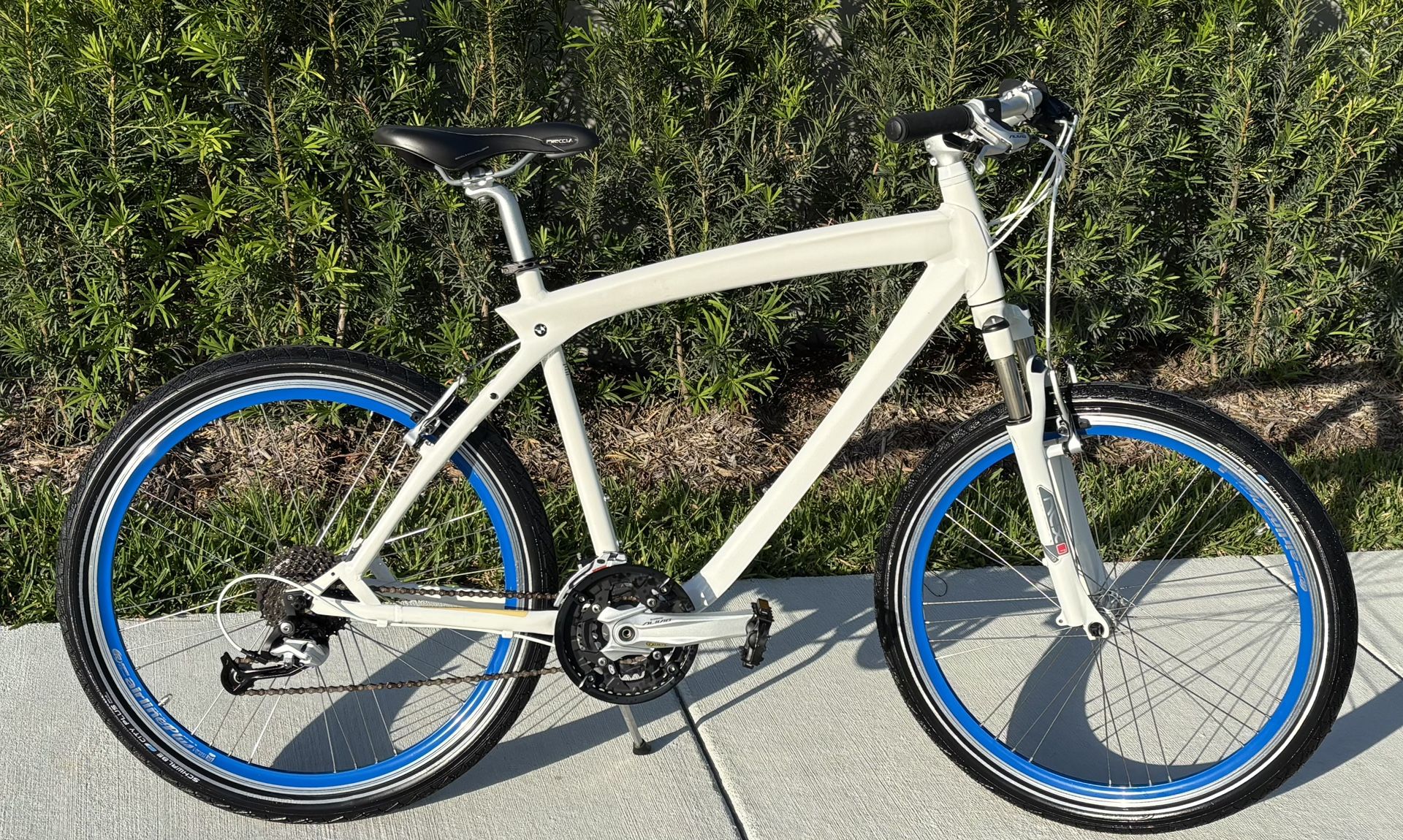 BMW Aluminum Cruise Bike Limited Edition White,Shimano Alivio 