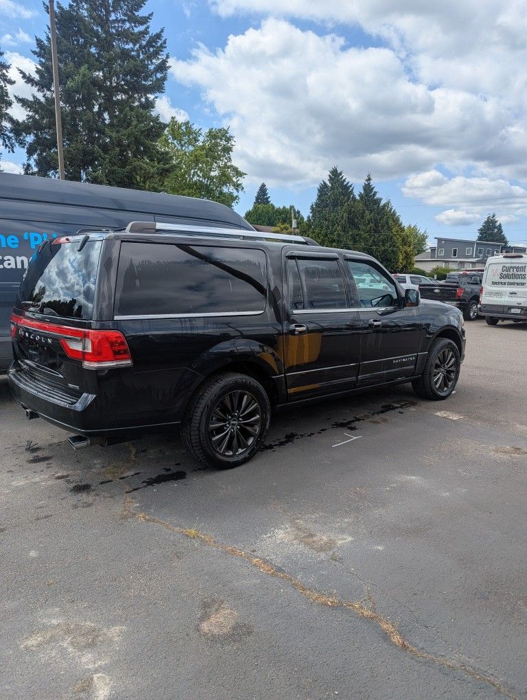 2015 Lincoln Navigator Extended Length