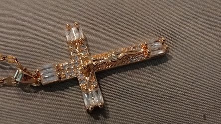 Gold Cross Pendant Necklace with Moissanite Stones