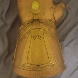 Hasbro Thanos Gauntlet