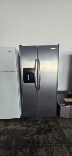 Frigidaire Side‑by‑Side Fridge – Stainless, Ice/Water