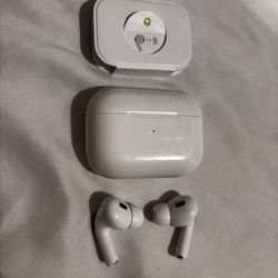 Apple AirPods Pro 2 With Lightning Charging Port