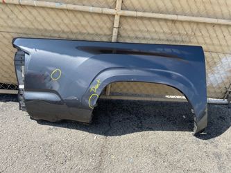 2016-2023 TOYOTA TACOMA RIGHT SIDE REAR SHORT SKIN PANEL BED OEM