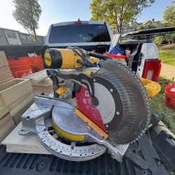 DEWALT Chopsaw 
