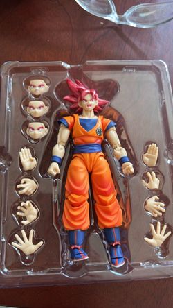 Super sayian god goku s.h. Figurearts