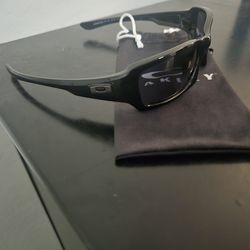 Oakley Fives Squared sunglasses, model number OO9238.