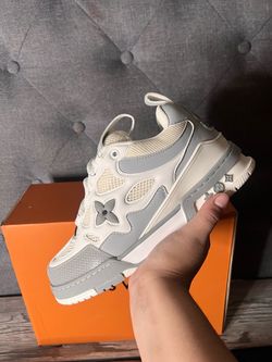 Lv stake gray