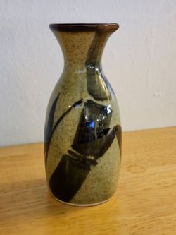 Vintage Japanese Ceramic Sake Bottle Carafe! Elegant Hand-Painted Bamboo Design! 5.5" Tall! PERFECT CONDITION! $15 OBO!
