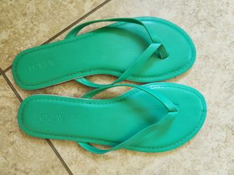 J. Crew Factory flip flops kelly green size 8