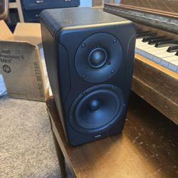 IK Multimedia Precision 5 Studio Monitors (2) 