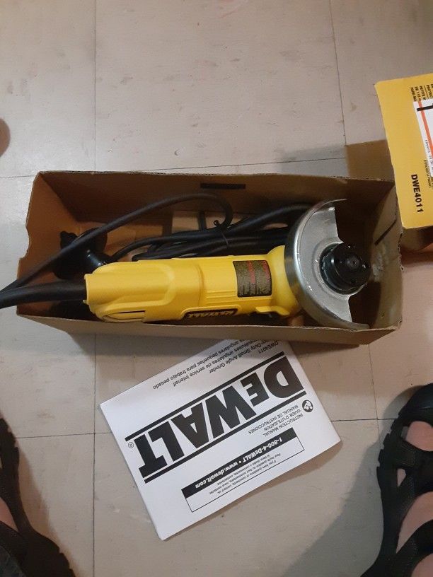 Dewalt 4.5 Angel Electric