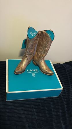 Fancy Lane Metallic Saratoga Stud Boots Size 6.5, featuring intricate embroidery and stud details NWT