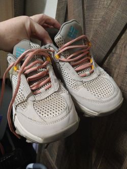 Columbia Trail Sneakers size 6