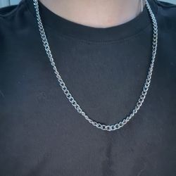 Simplistic Silver Icy Men’s Neck Chain Perfect For Casual Wear
