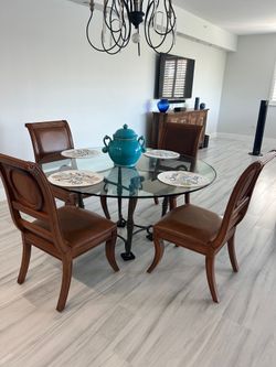 Dining room table