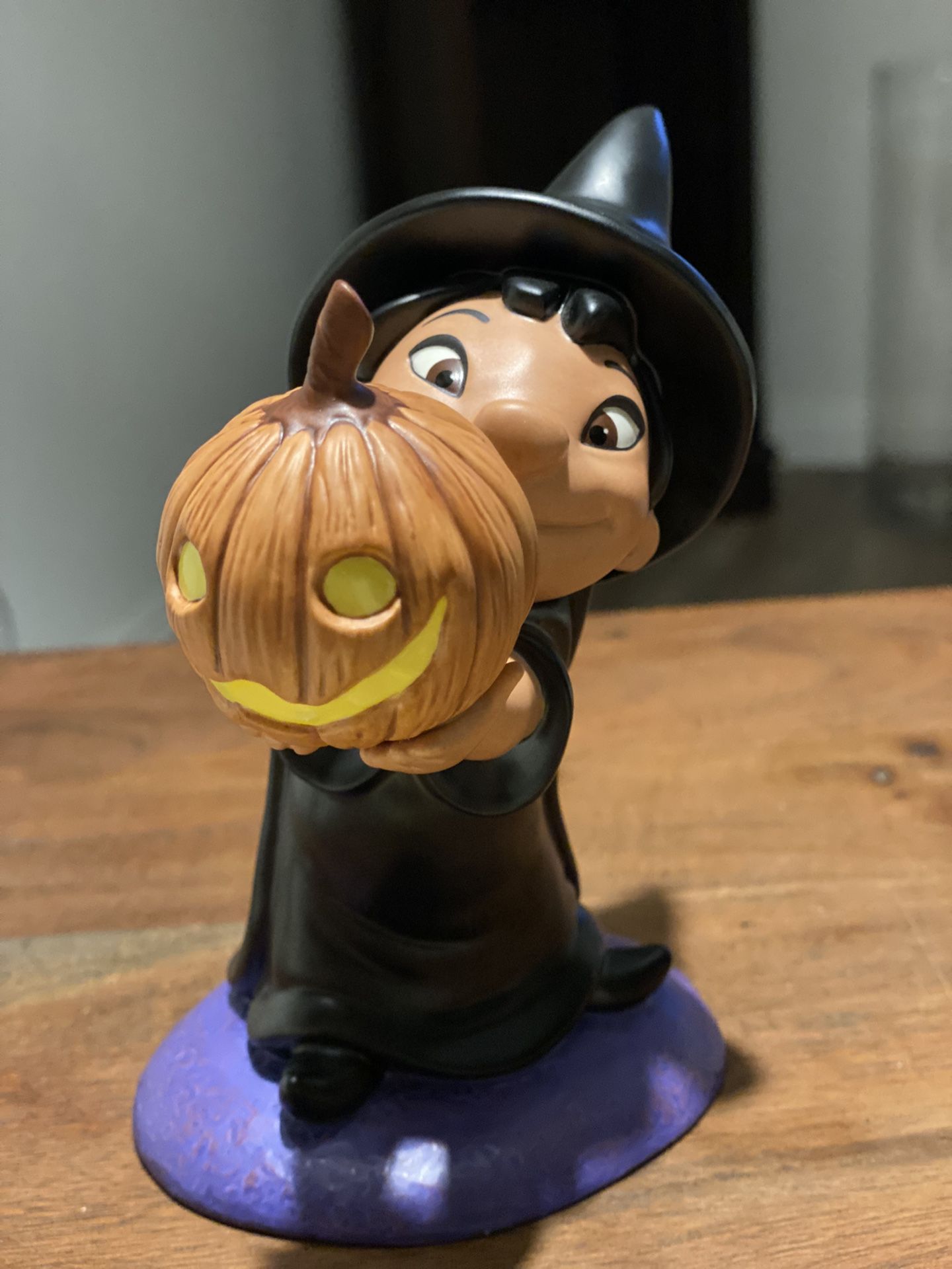 Walt Disney Classic Figurines, Lilo and stitch or Treat