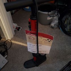 Bicycle tire pump
