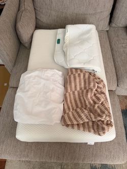 Baby pack n’ play mattress, waterproof cover and two crib sheets