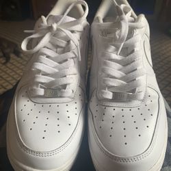 White Air Force 1’s Size11