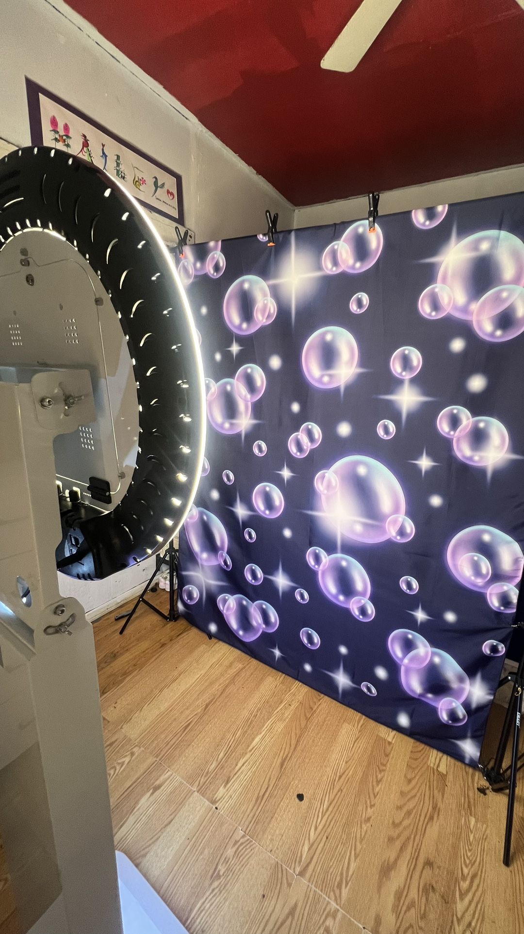 y2k themed photobooth