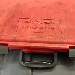 Snap On Bolt-Grip puller Set