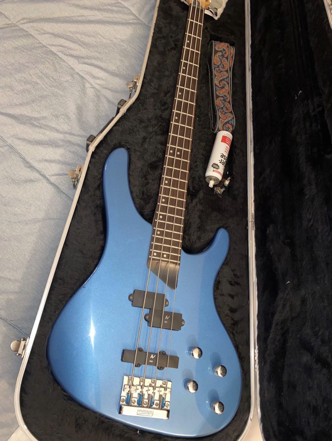 Washburn XB200 for Sale in Riverside, CA OfferUp