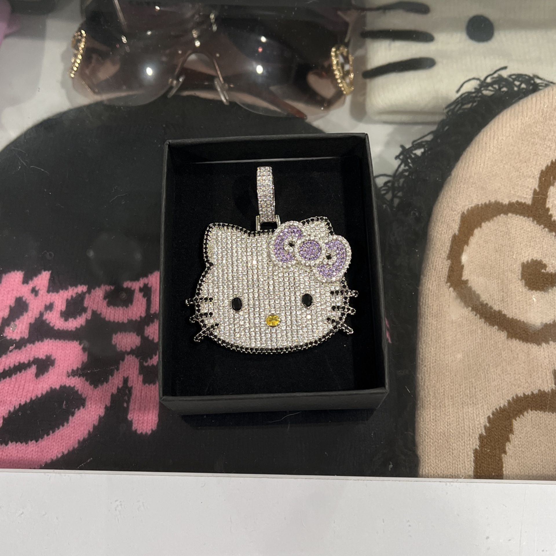 Hello Kitty Chain Pendant 