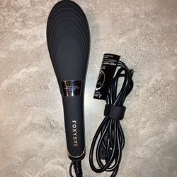 Foxybae Hair Brush Straightener Never Used 